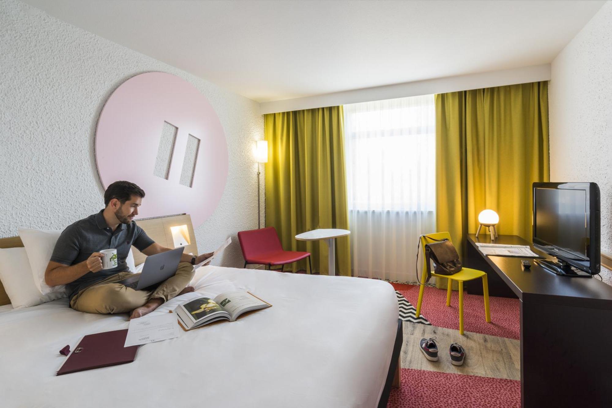 Hotel Ibis Styles Lyon Bron Eurexpo Exterior foto