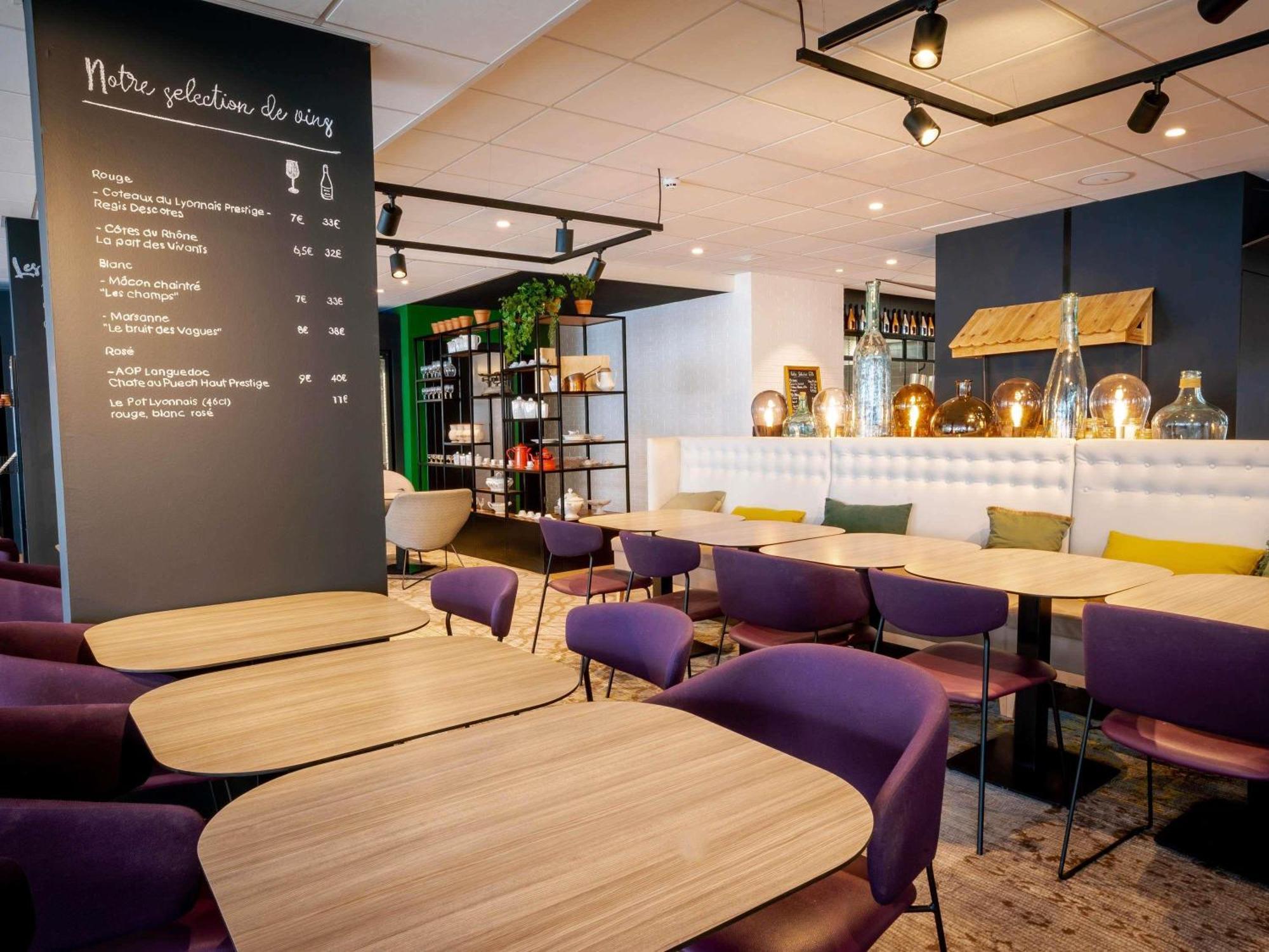 Hotel Ibis Styles Lyon Bron Eurexpo Exterior foto